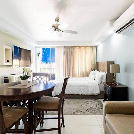 City Edge La Vie Кингстон Экстерьер фото