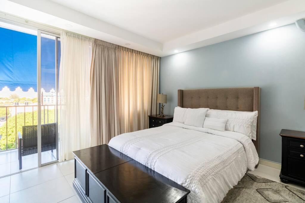 City Edge La Vie Кингстон Экстерьер фото