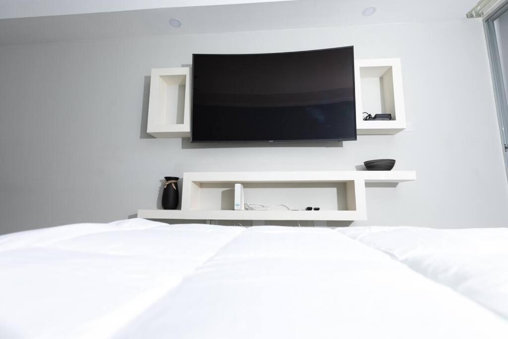 City Edge La Vie Кингстон Экстерьер фото